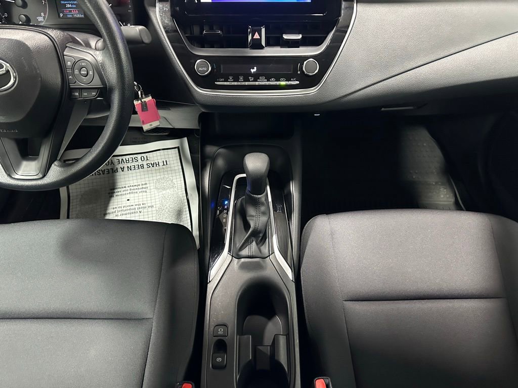 Used 2025 Toyota Corolla LE FWD image 36
