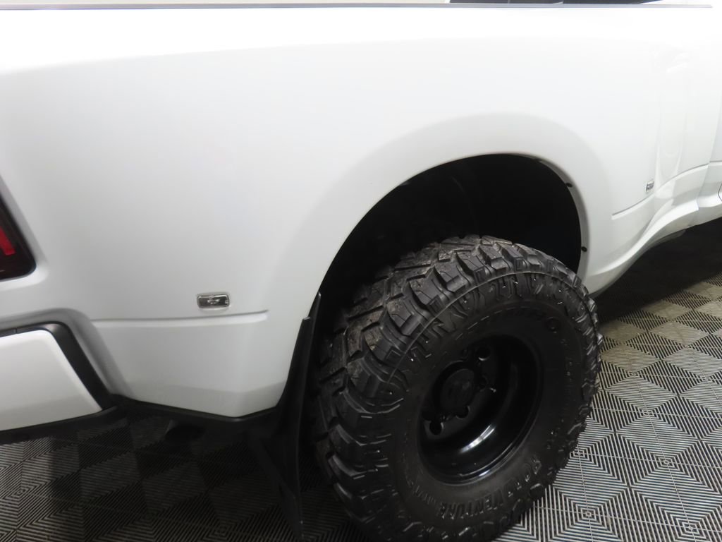 Used 2024 RAM 3500 Laramie w/ Night Edition AWD/4WD image 42