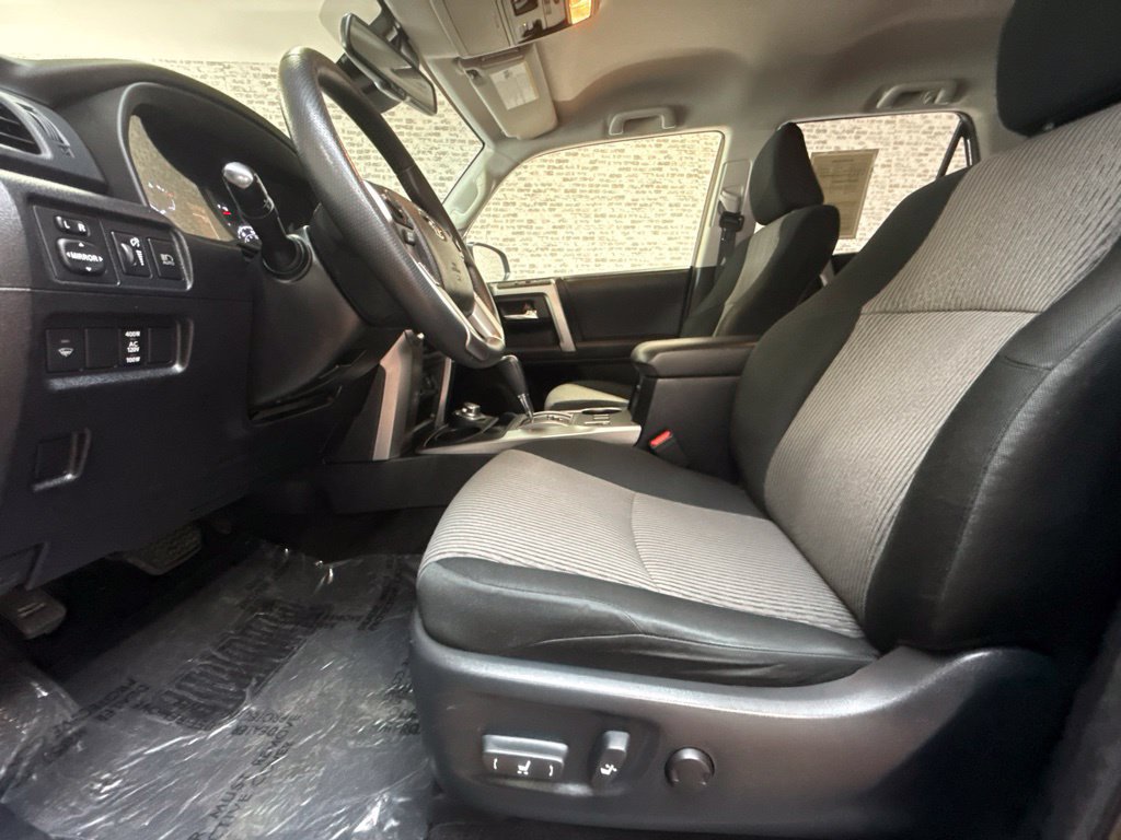 Used 2021 Toyota 4Runner SR5 AWD/4WD image 23
