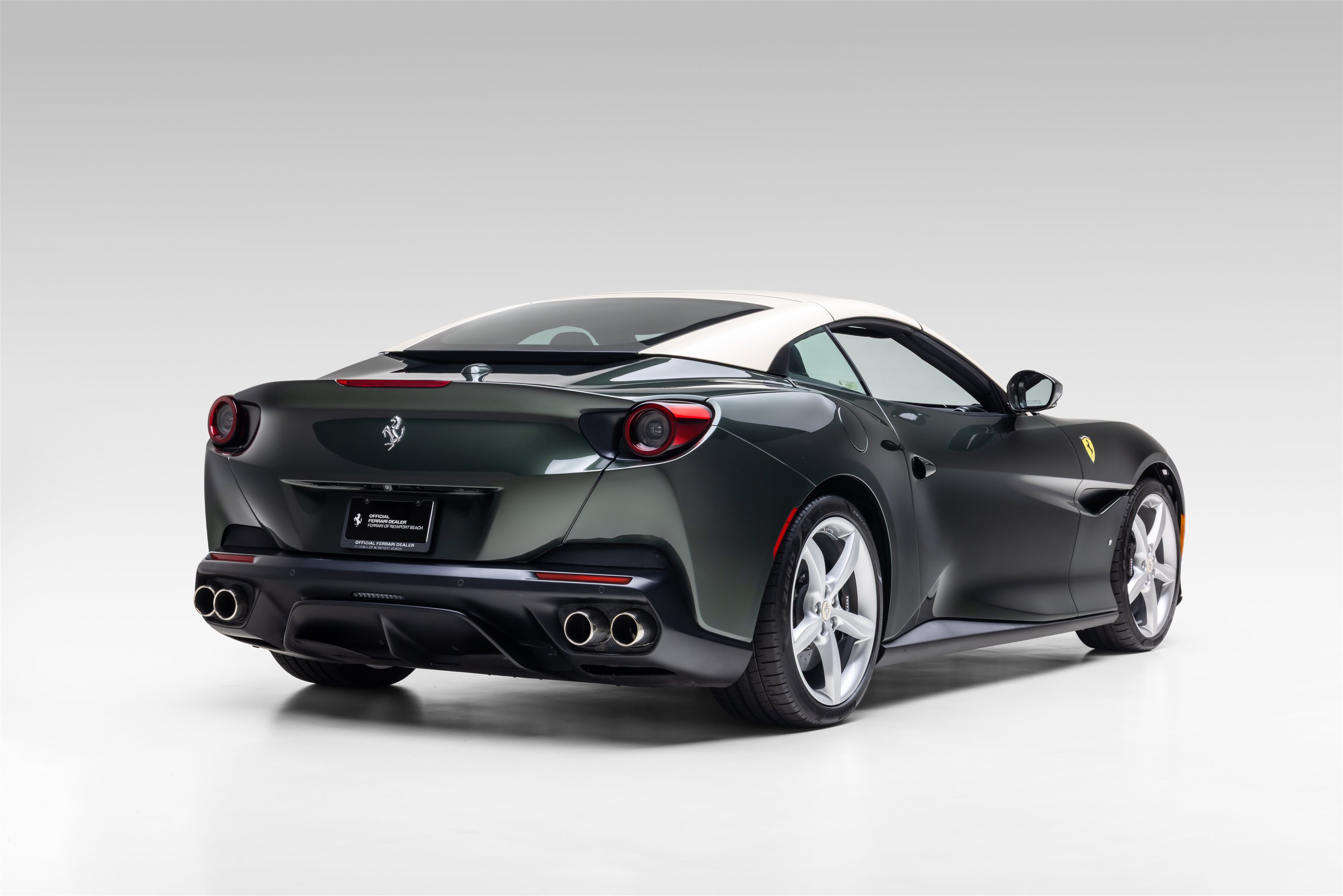 Certified 2019 Ferrari Portofino RWD image 9