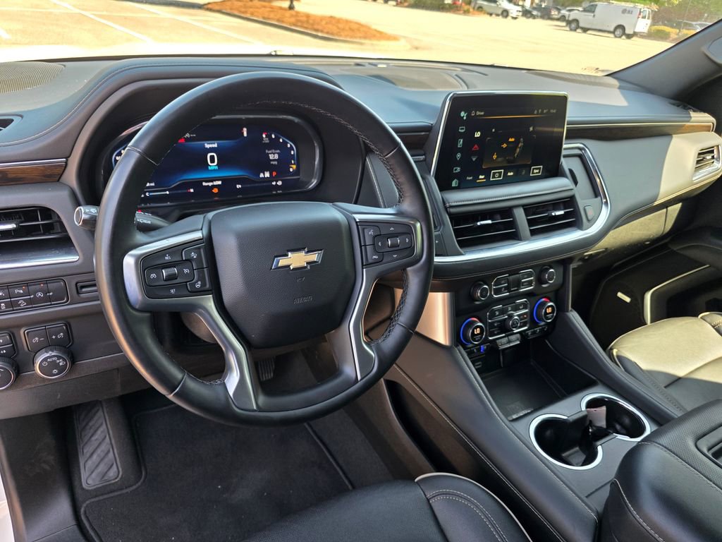 Used 2023 Chevrolet Suburban Premier image 17