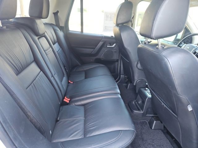 Used 2011 Land Rover LR2 HSE LUX image 23