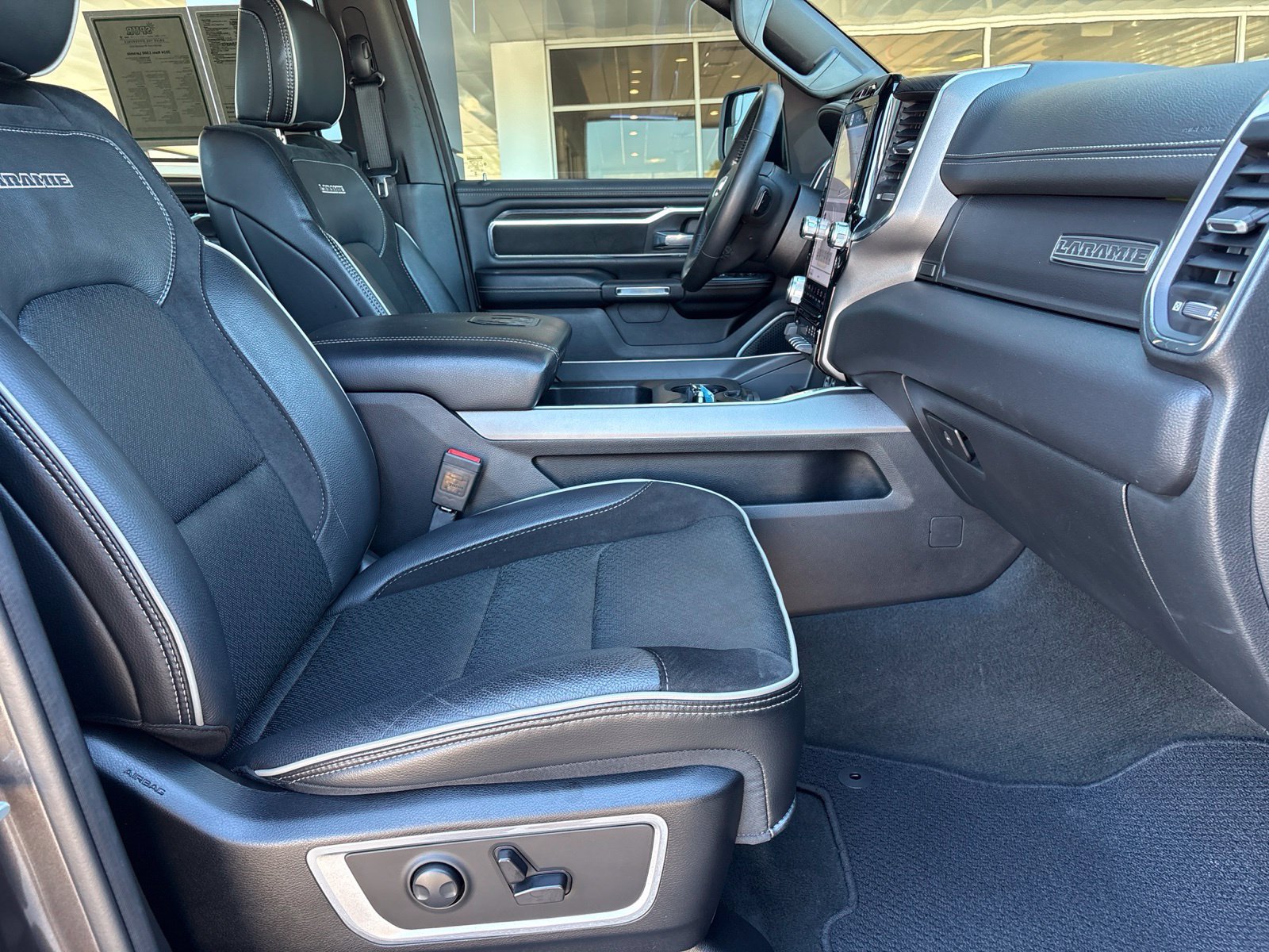 Used 2024 RAM 1500 Laramie RWD image 19