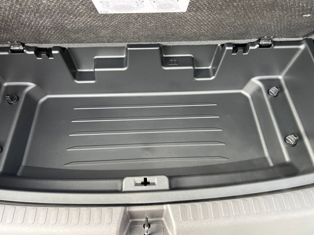 New 2026 Chevrolet Traverse High Country w/ LPO, Floor Liner Package image 30