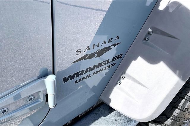 Used 2015 Jeep Wrangler Unlimited Sahara w/ Max Tow Package image 8