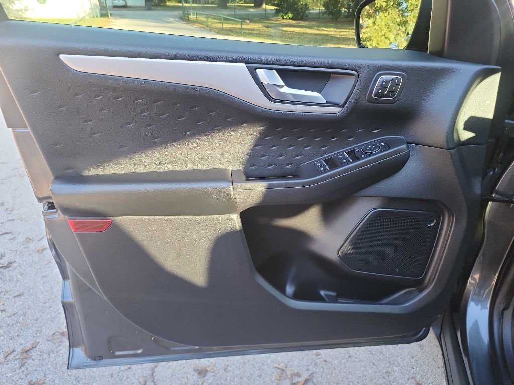 Used 2020 Ford Escape SEL image 15