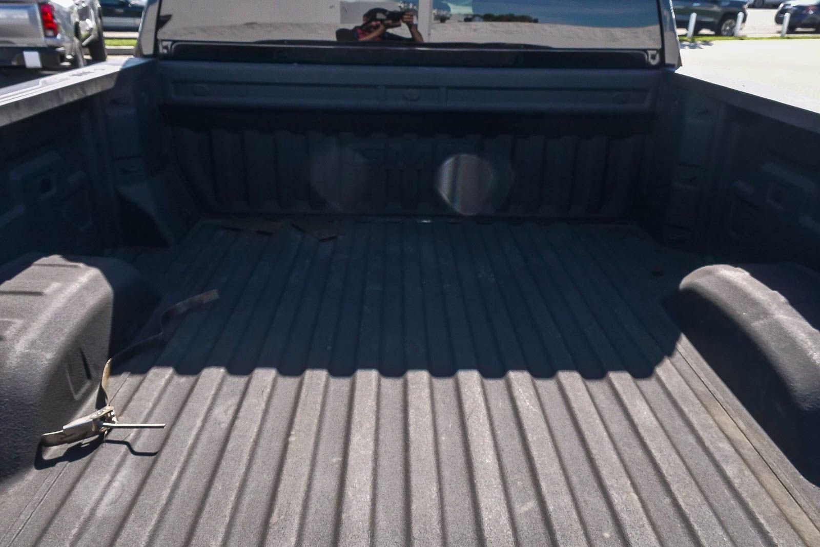 Used 2025 GMC Sierra 2500 AT4 image 24