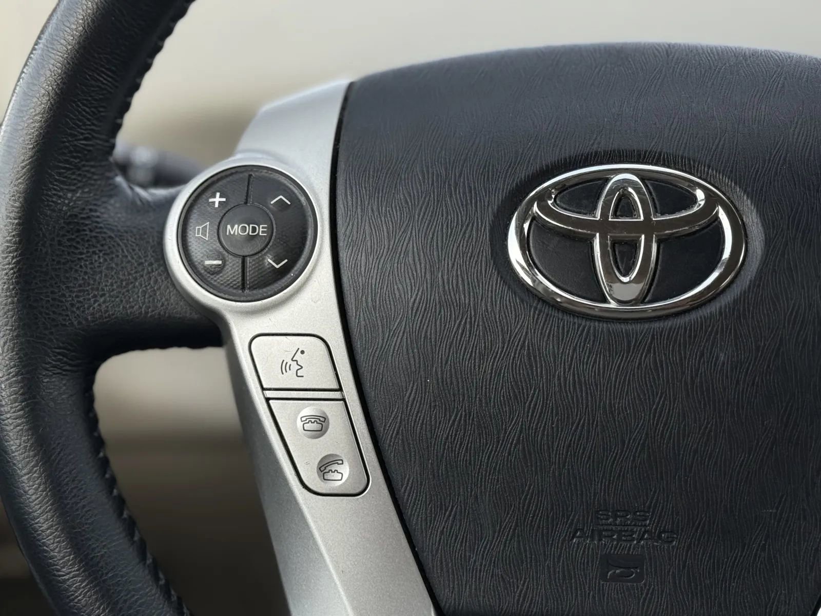 Used 2014 Toyota Prius V Five image 20