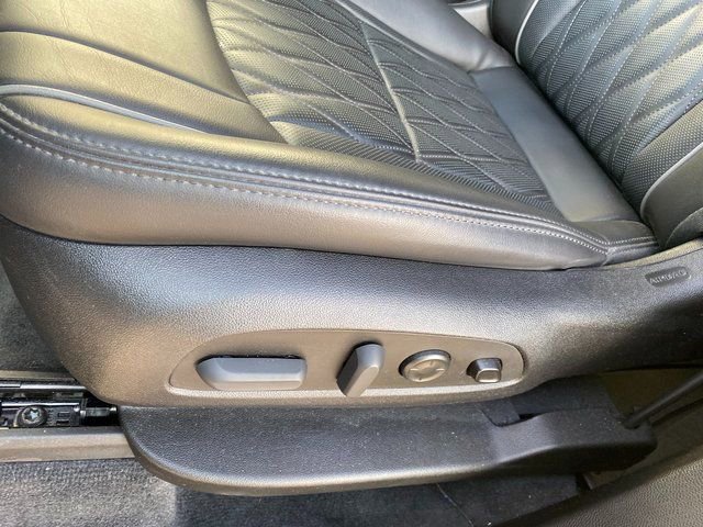 Used 2023 Buick Enclave Avenir w/ Avenir Technology Package AWD/4WD image 19