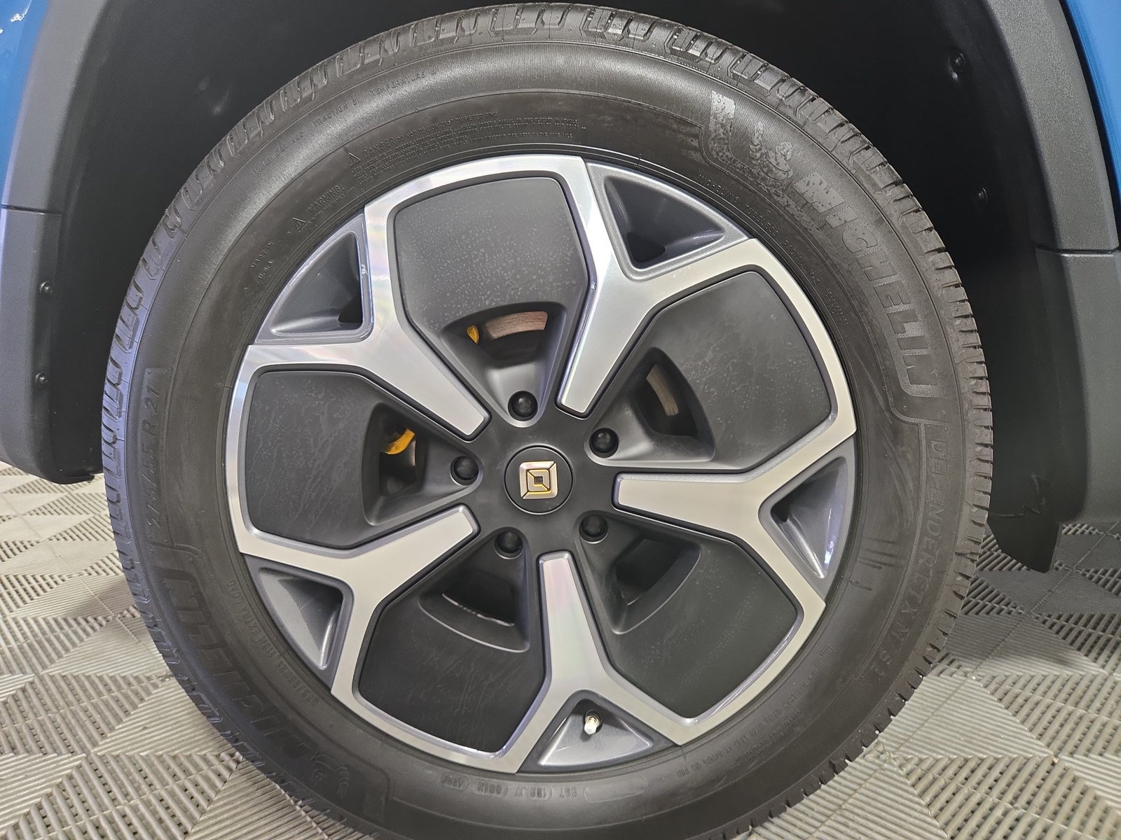 Used 2022 Rivian R1T Adventure AWD/4WD image 12