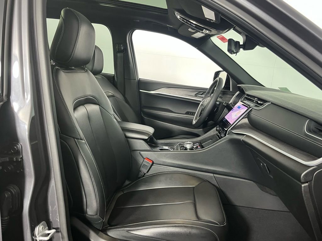Certified 2025 Jeep Grand Cherokee Limited 4xe image 24