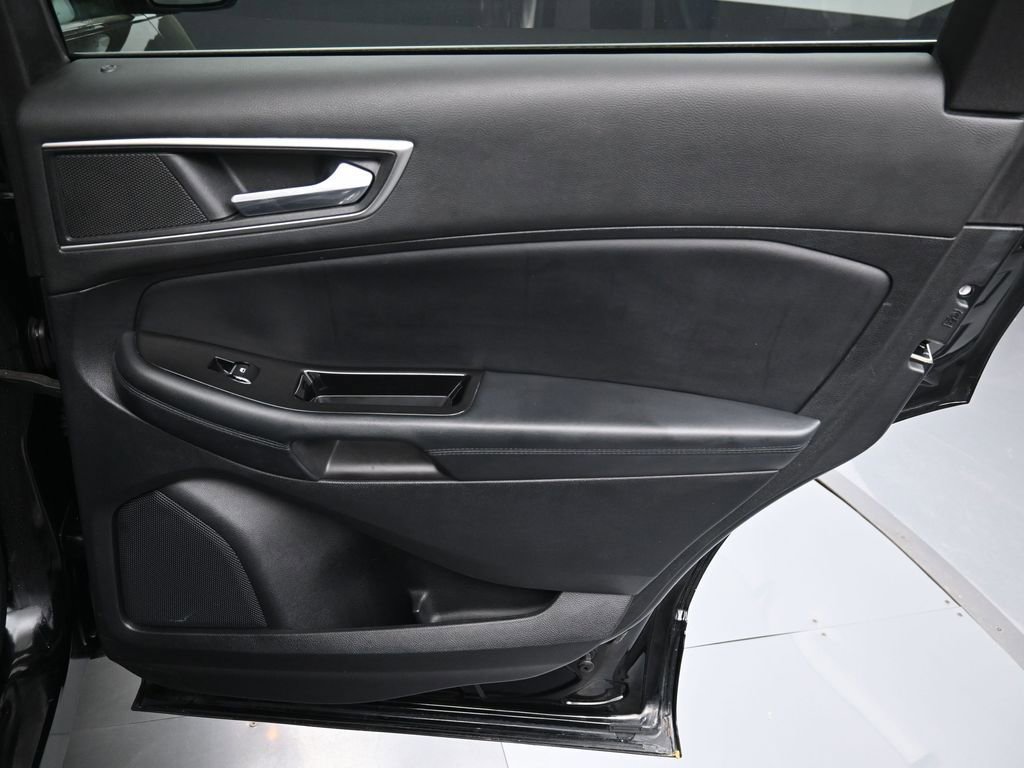 Used 2016 Ford Edge SEL w/ Equipment Group 201A image 33