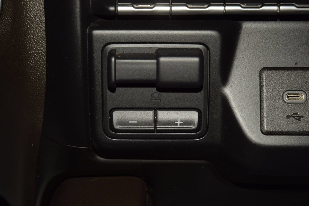 Used 2019 Chevrolet Silverado 1500 LTZ w/ LTZ Premium Package AWD/4WD image 35