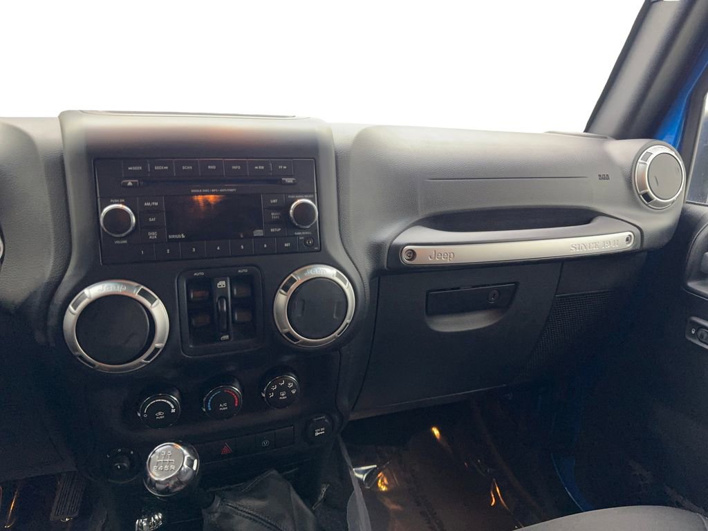 Used 2016 Jeep Wrangler Unlimited Sahara w/ Max Tow Package image 52