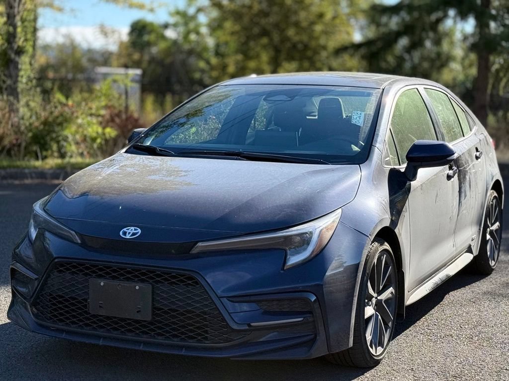 Certified 2025 Toyota Corolla SE w/ SE Premium Package AWD/4WD image 1