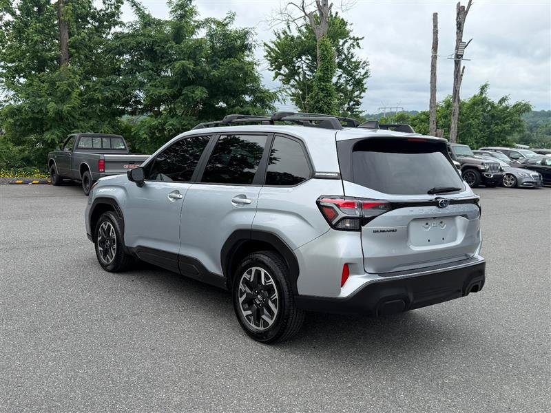 Used 2025 Subaru Forester Premium AWD/4WD image 5