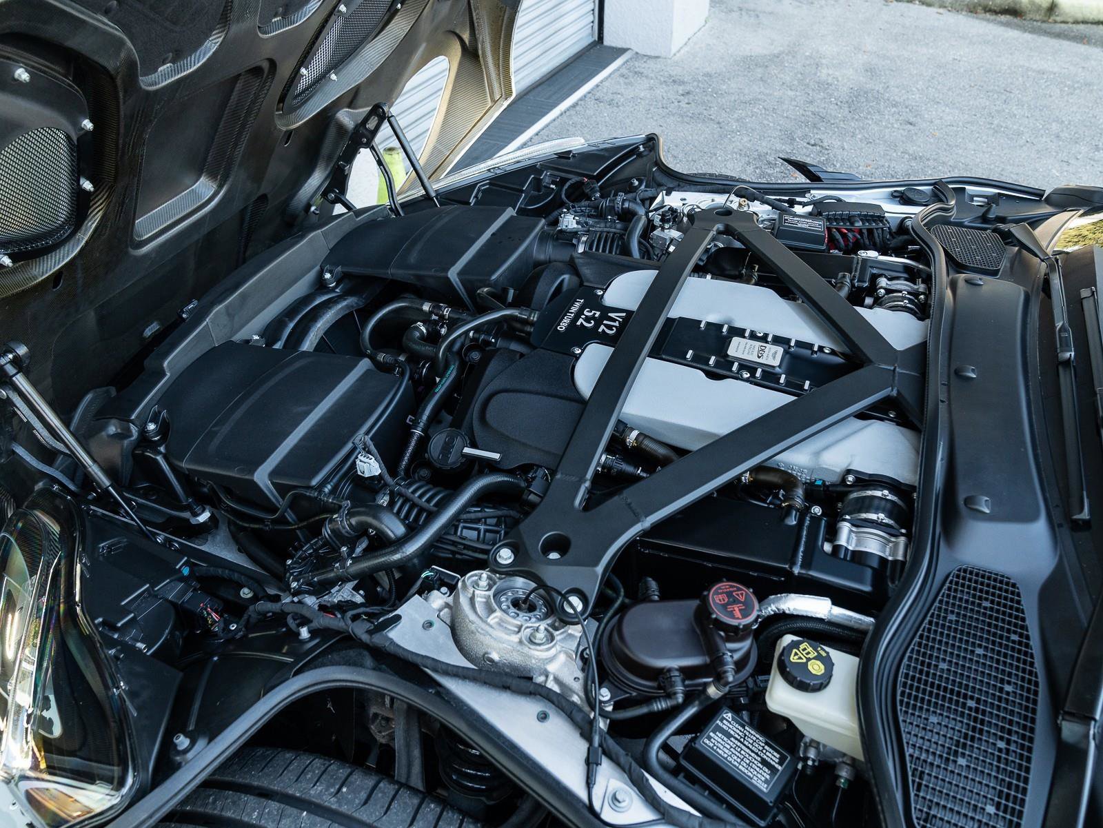 Used 2020 Aston Martin DBS Superleggera Volante image 37