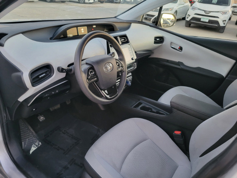 Used 2022 Toyota Prius LE FWD image 14