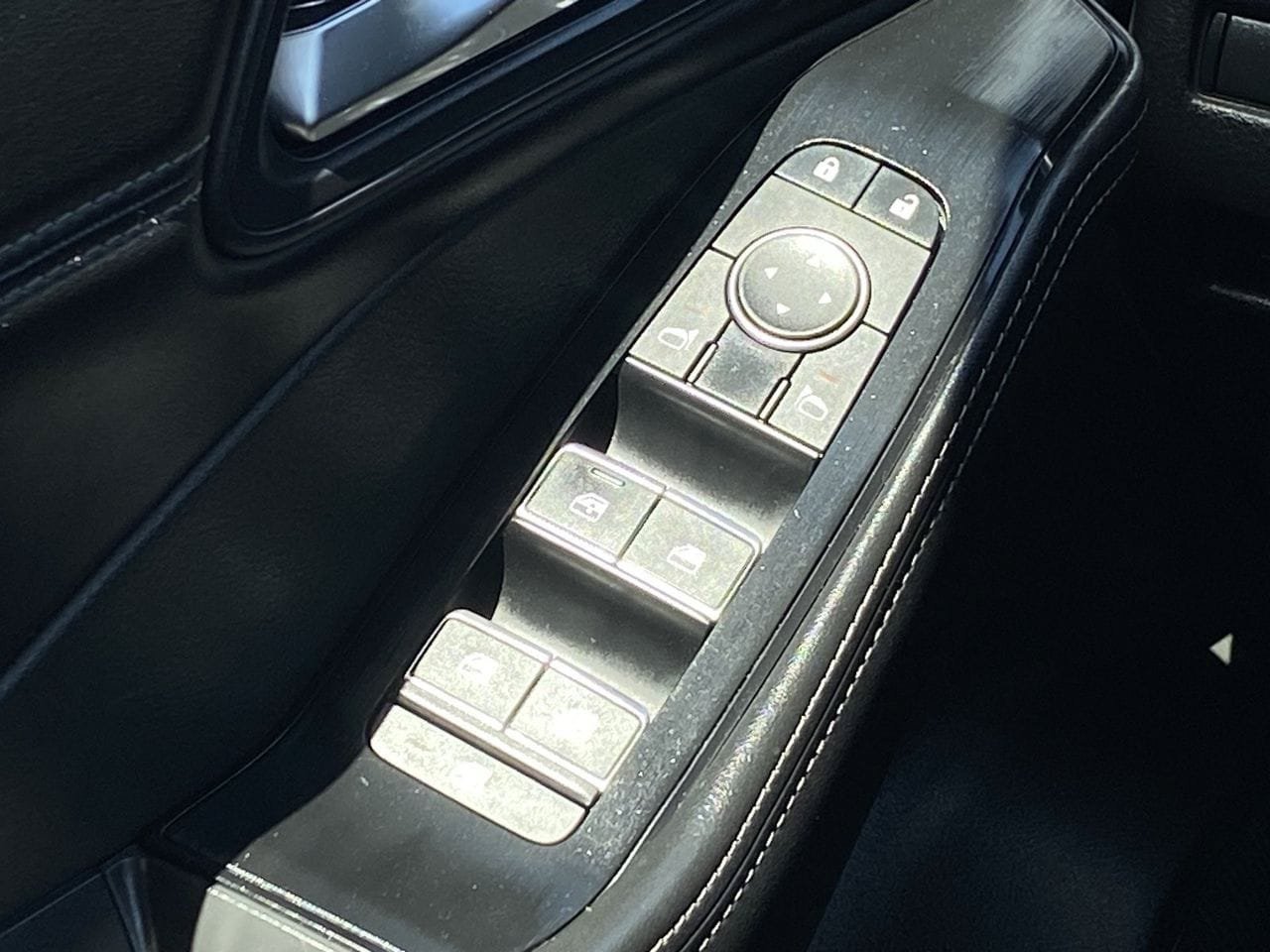 Certified 2023 Nissan Rogue SL FWD image 28