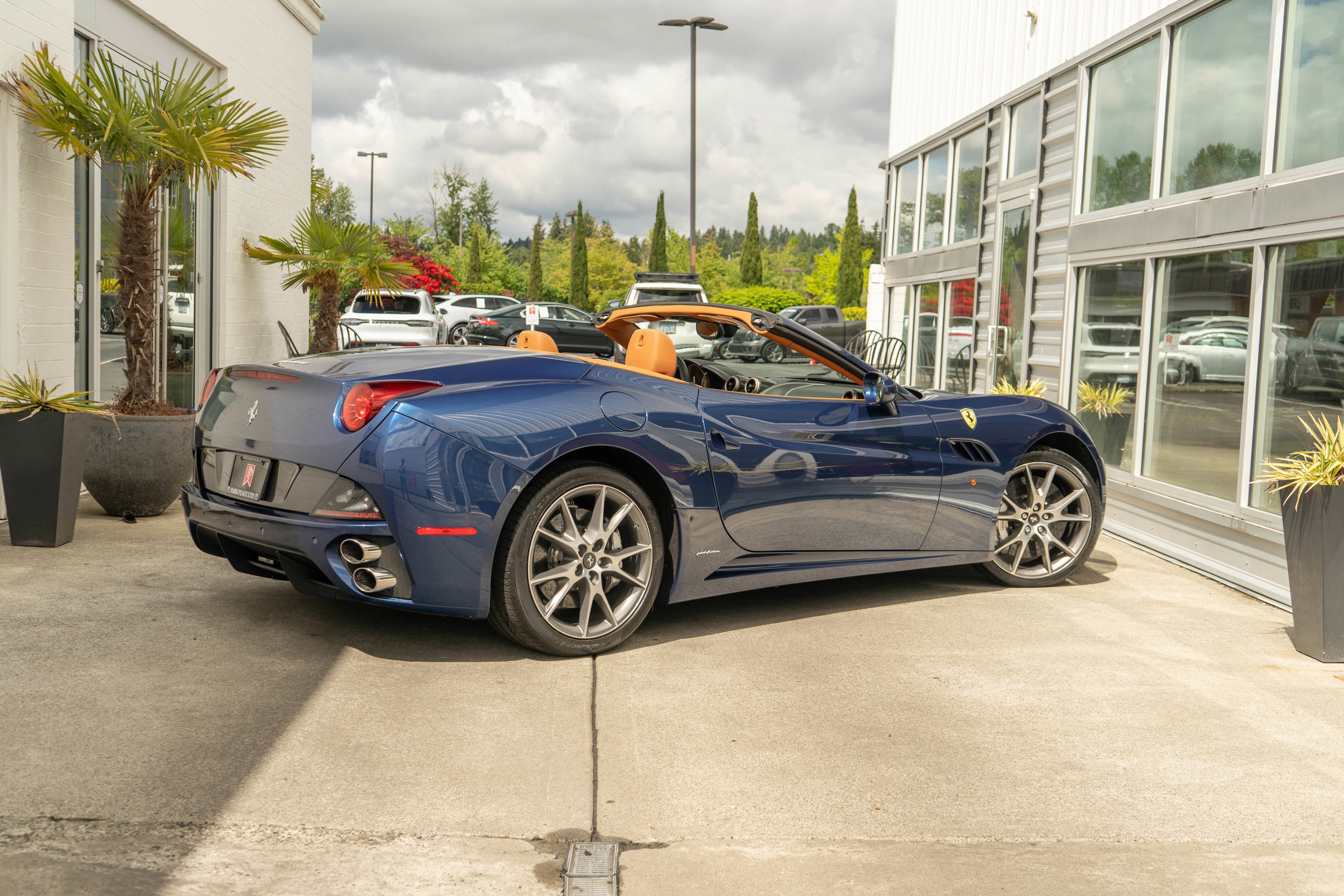 Used 2012 Ferrari California RWD image 7