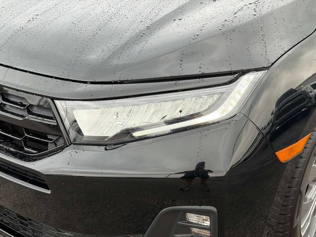 Used 2025 Honda Odyssey Touring image 9