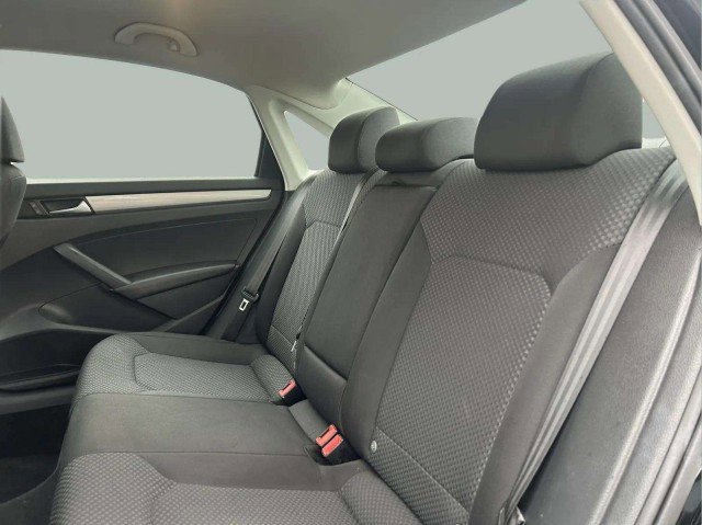 Used 2015 Volkswagen Passat 1.8T S image 18