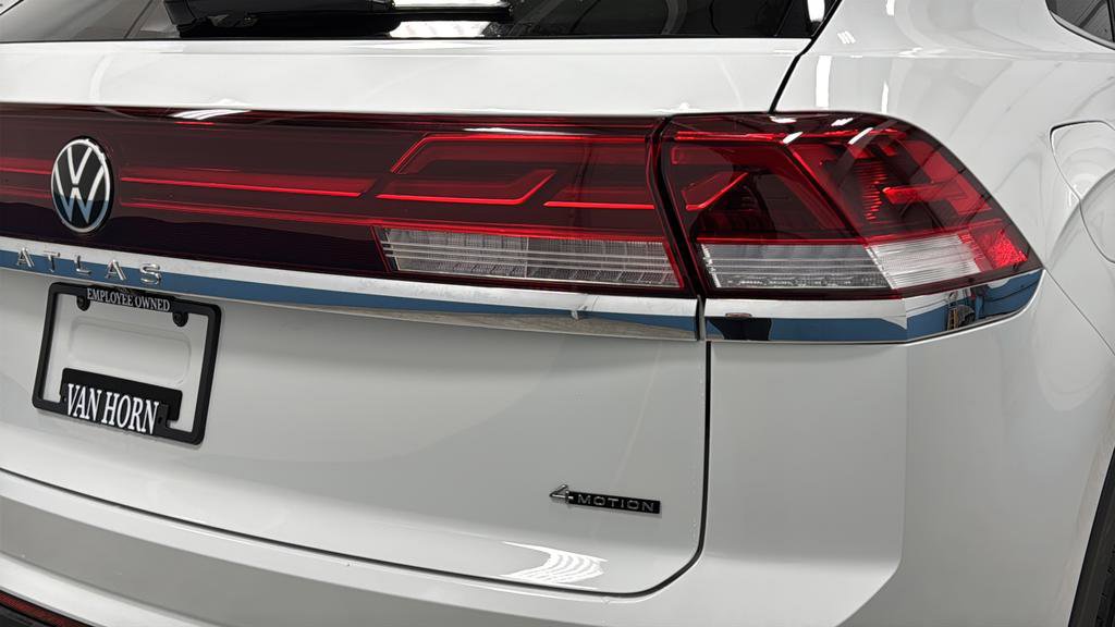 Used 2024 Volkswagen Atlas Cross Sport SE w/ Panoramic Sunroof Package AWD/4WD image 36
