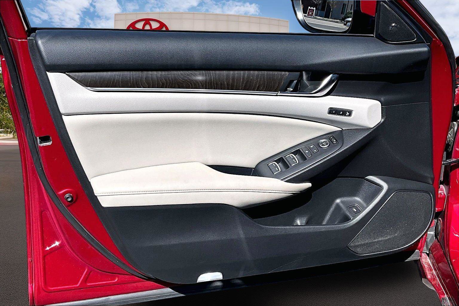 Used 2022 Honda Accord Touring image 21