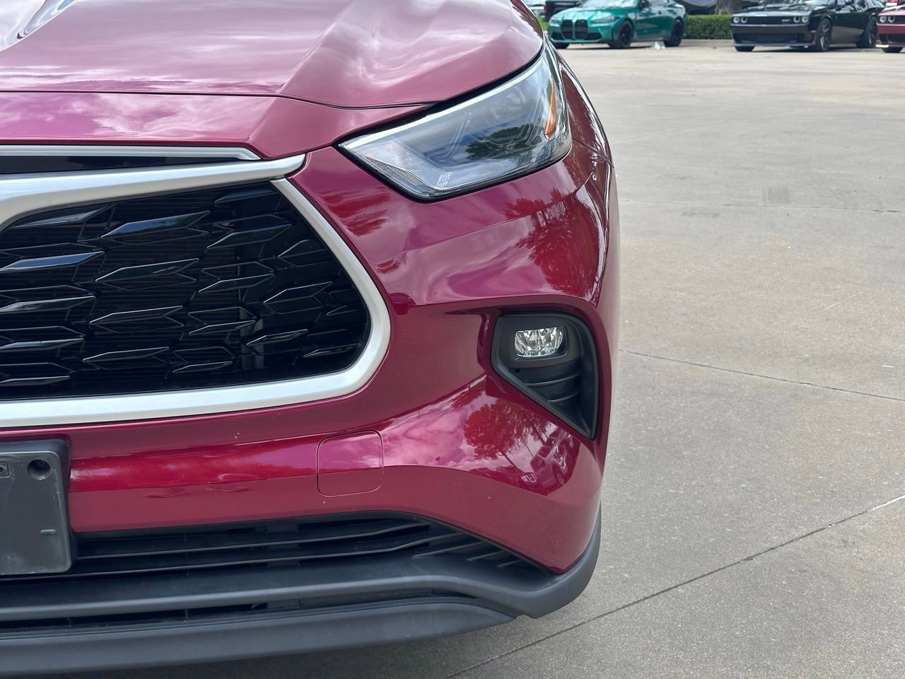 Used 2022 Toyota Highlander XLE image 6
