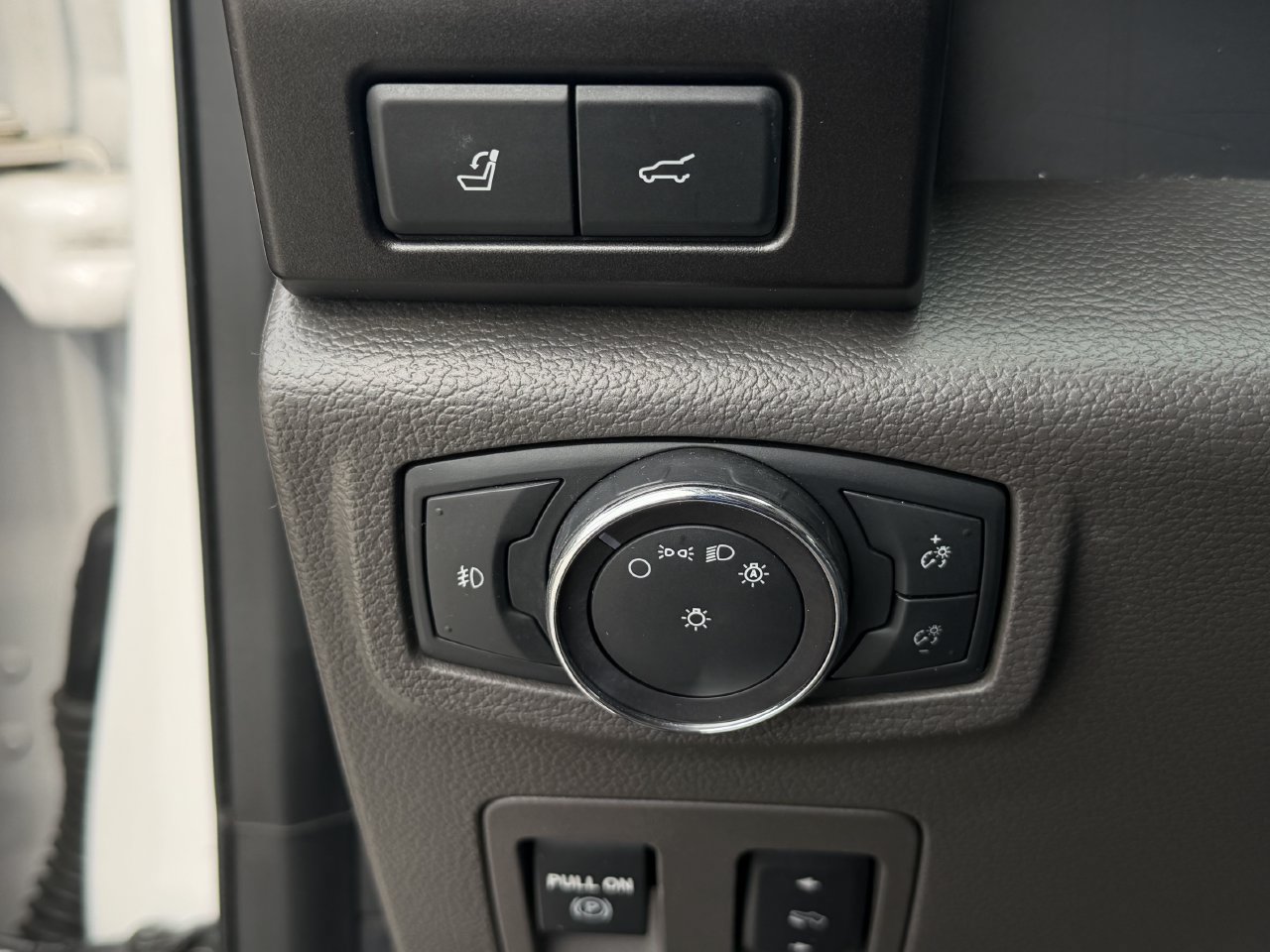 Used 2018 Ford Expedition Max Limited w/ Equipment Group 302A RWD image 21