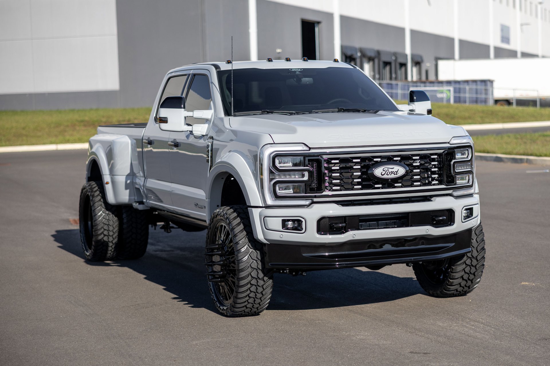 Used 2025 Ford F450 Platinum w/ Platinum Plus Package image 7