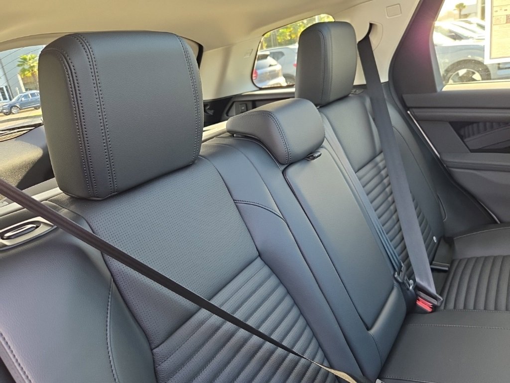 New 2025 Land Rover Discovery Sport S image 18