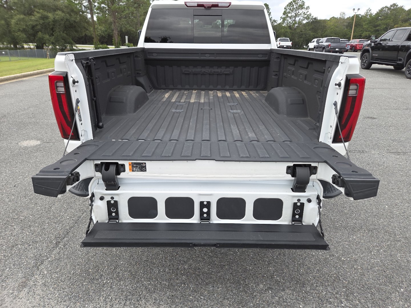 Used 2024 GMC Sierra 2500 Denali w/ Denali Reserve Package AWD/4WD image 24