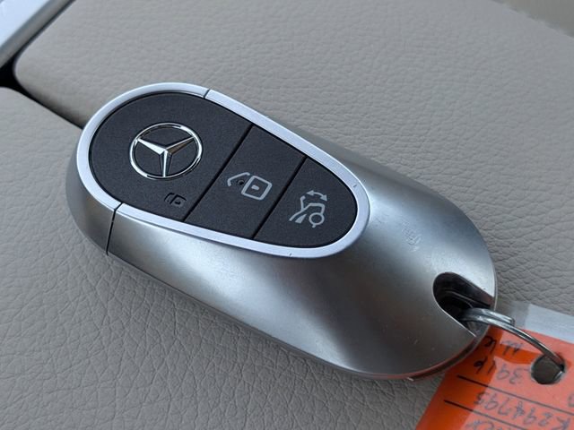Used 2025 Mercedes-Benz C 300 Sedan image 31