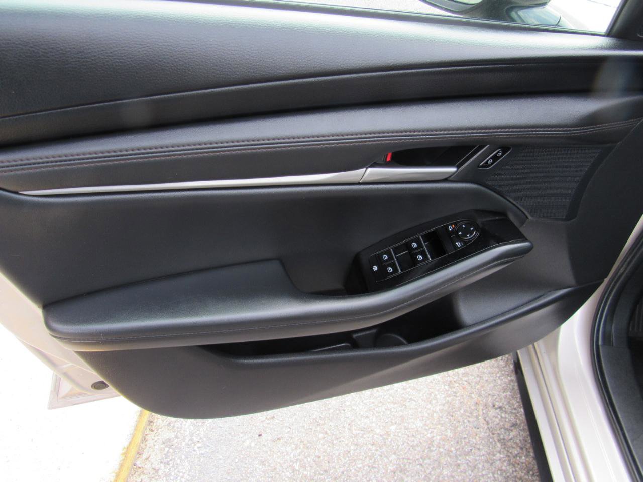 Used 2024 MAZDA MAZDA3 s FWD image 14