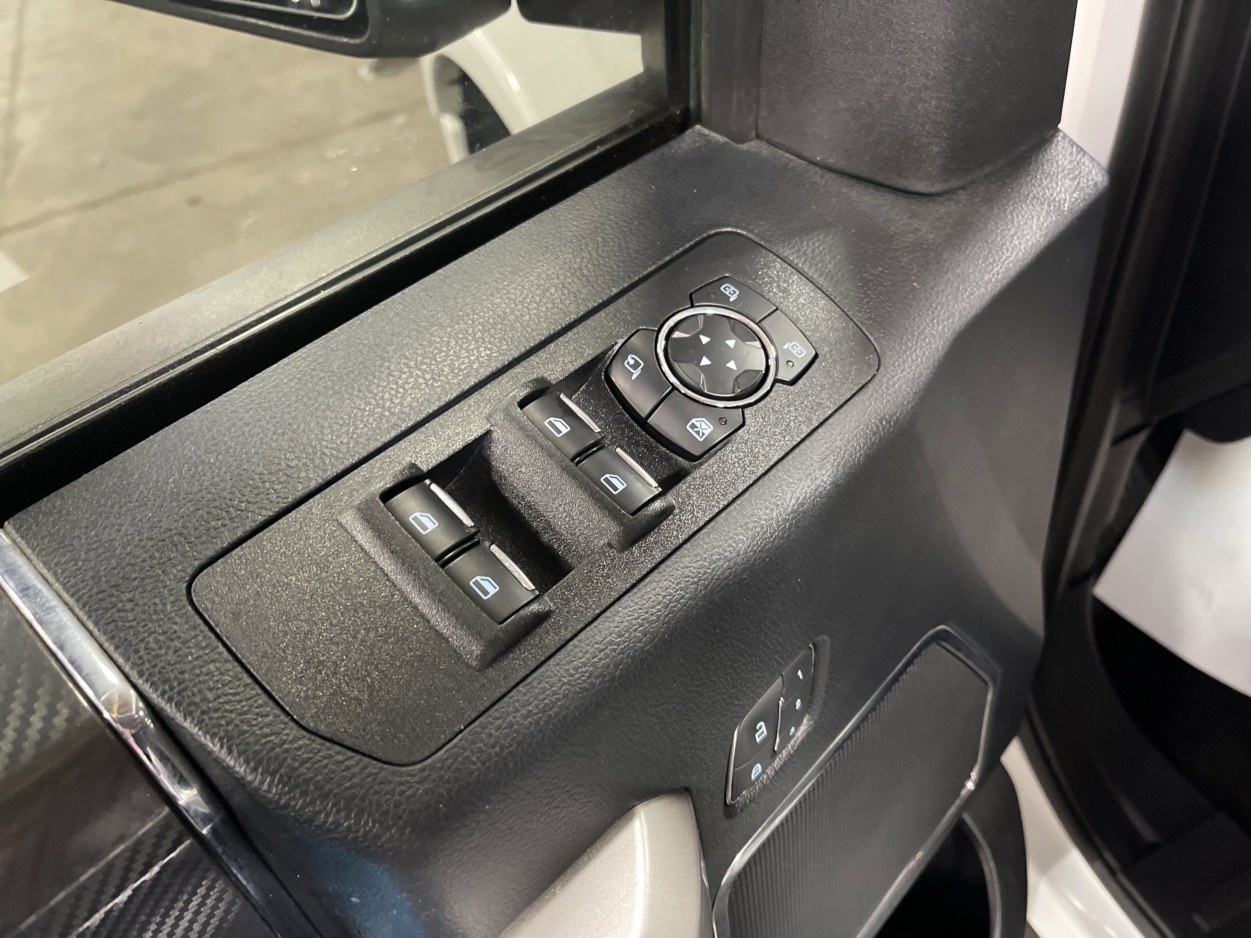 Used 2020 Ford F150 Lariat w/ Equipment Group 502A Luxury image 12