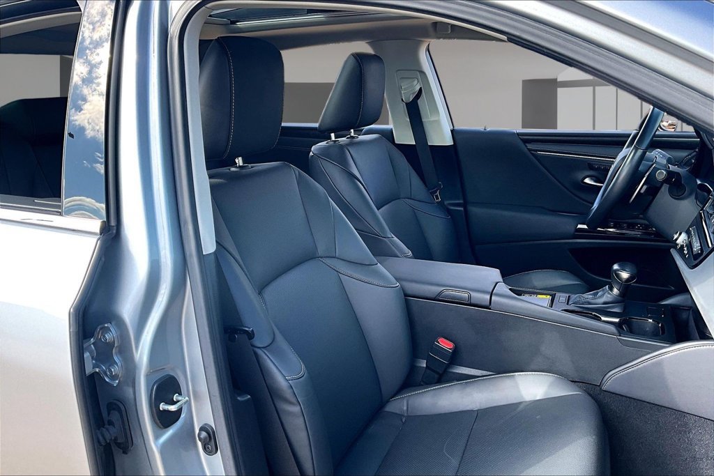 Used 2025 Lexus ES 350 w/ Premium Package FWD image 7