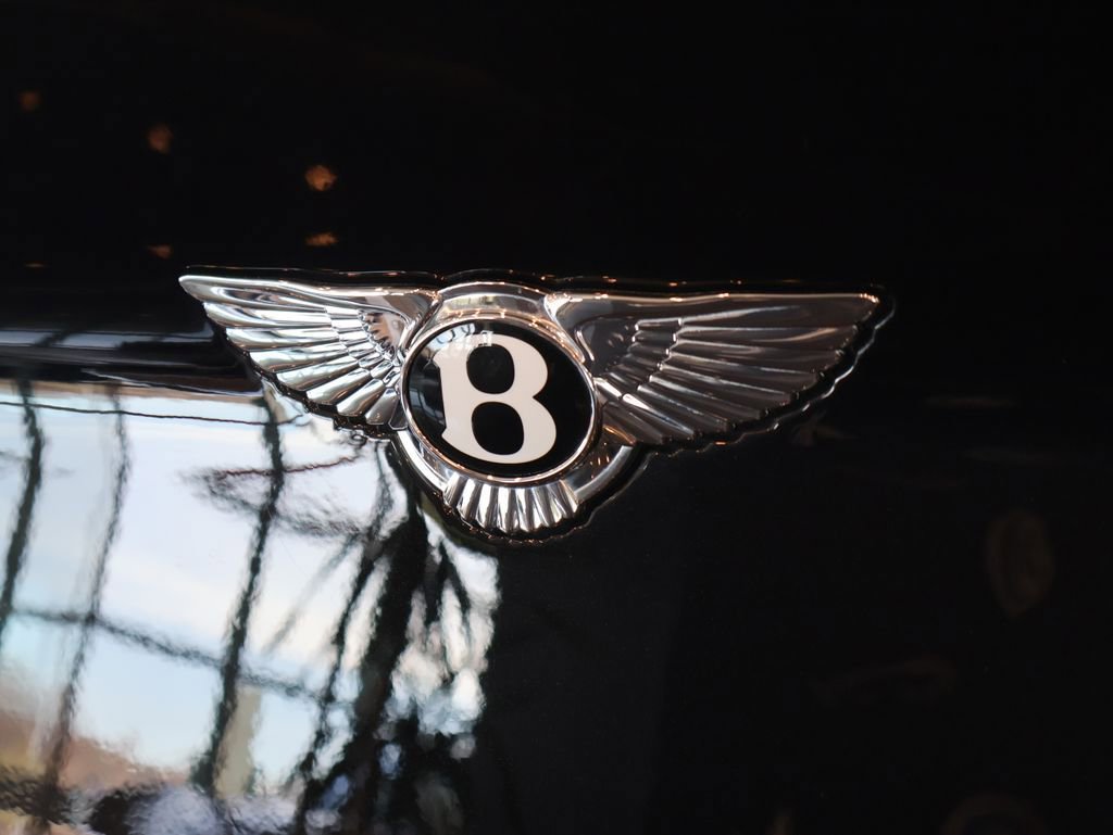 Used 2024 Bentley Continental GT image 8