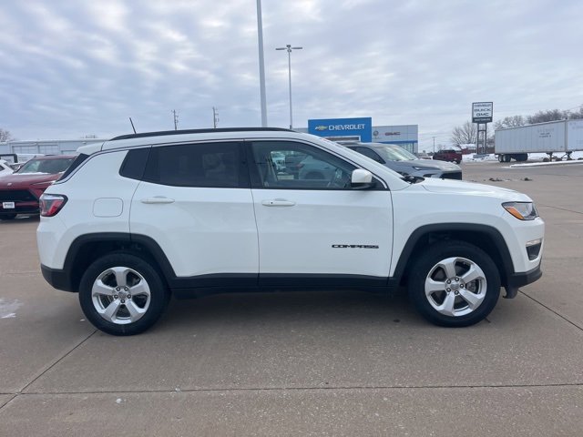 Used 2019 Jeep Compass Latitude image 2