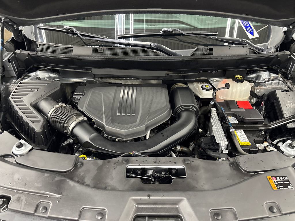 Used 2024 GMC Acadia Elevation w/ Trailering Package image 13