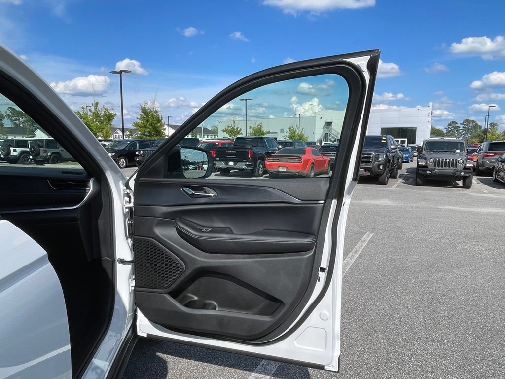 New 2026 Jeep Grand Cherokee Laredo RWD image 53