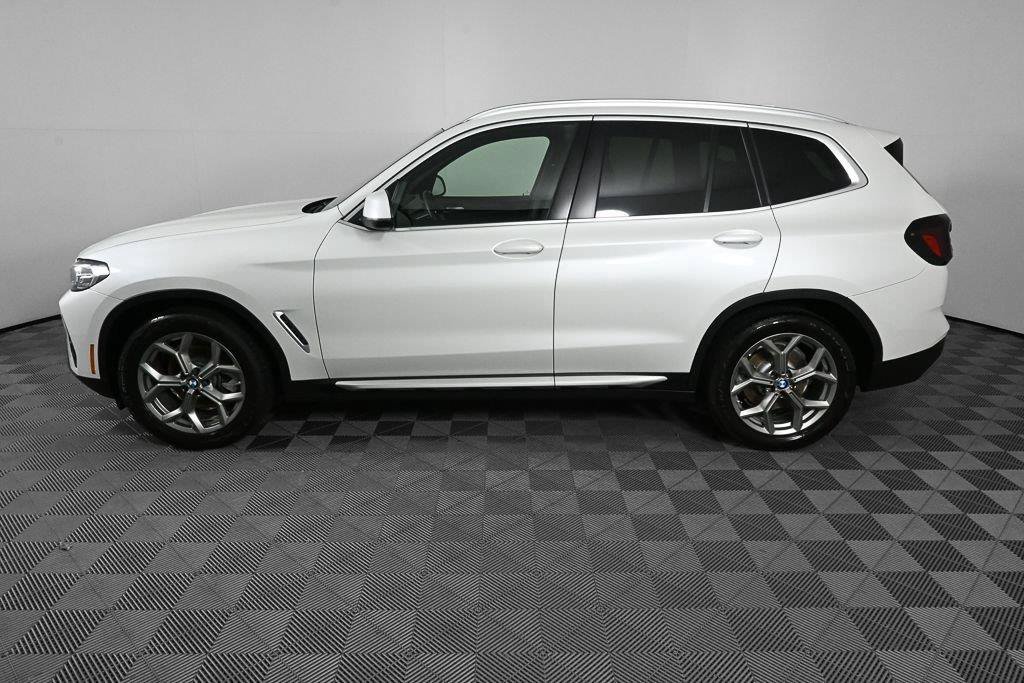 Used 2024 BMW X3 sDrive30i RWD image 3