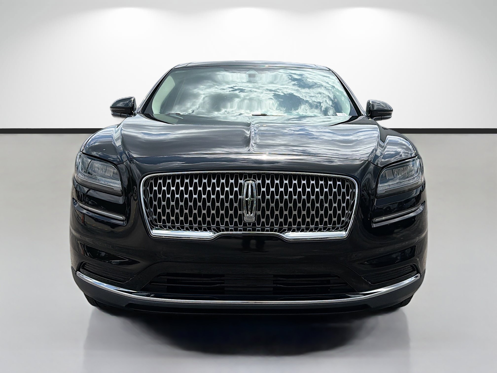 Used 2022 Lincoln Nautilus FWD w/ Premium Package image 8