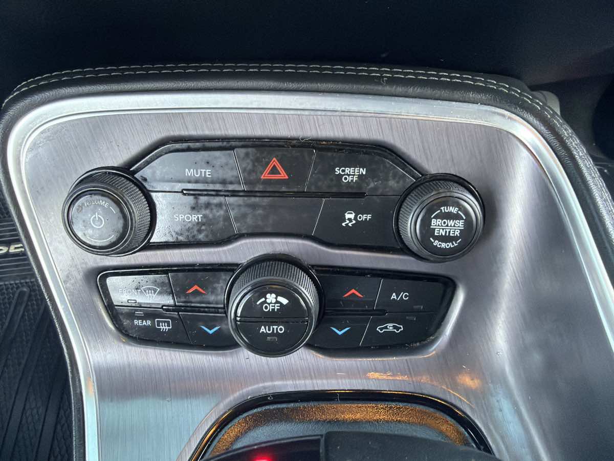 Used 2018 Dodge Challenger SXT RWD image 33