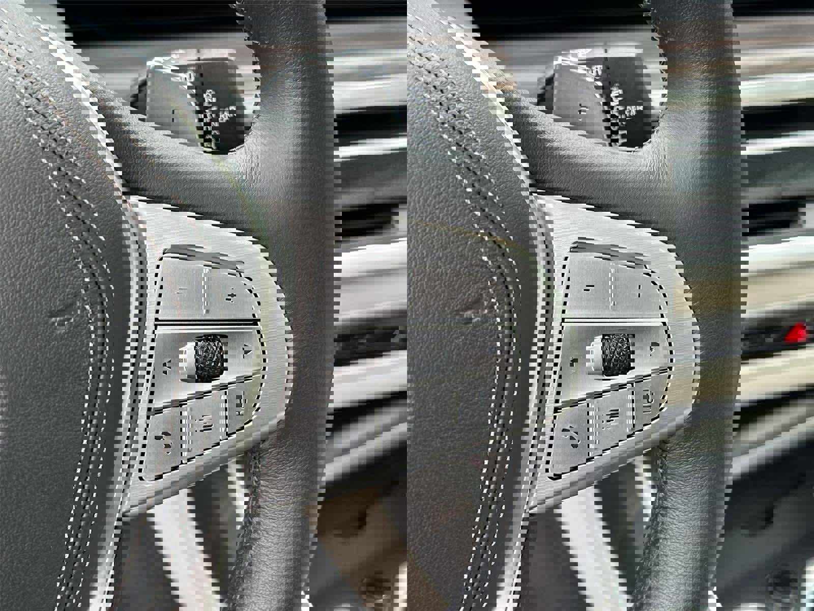 Used 2025 BMW X7 xDrive40i w/ Executive Package image 25