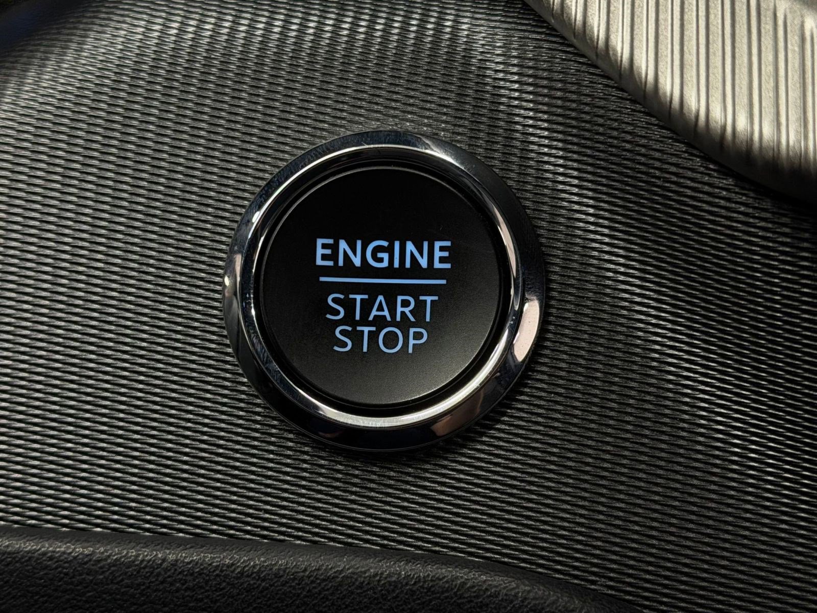 Used 2025 Ford Explorer ST-Line w/ ST-Line Street Pack image 31