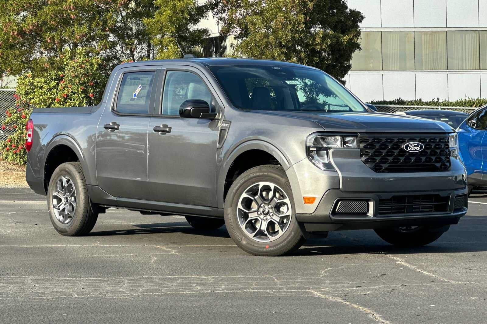 New 2026 Ford Maverick XLT w/ XLT Luxury Package AWD/4WD image 2