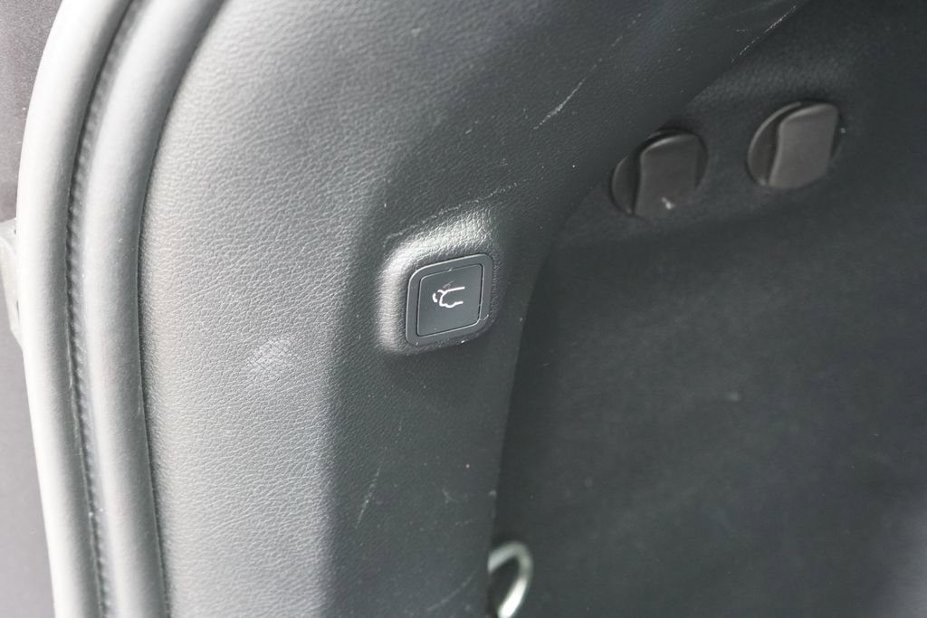 Used 2020 Jeep Cherokee Limited AWD/4WD image 10