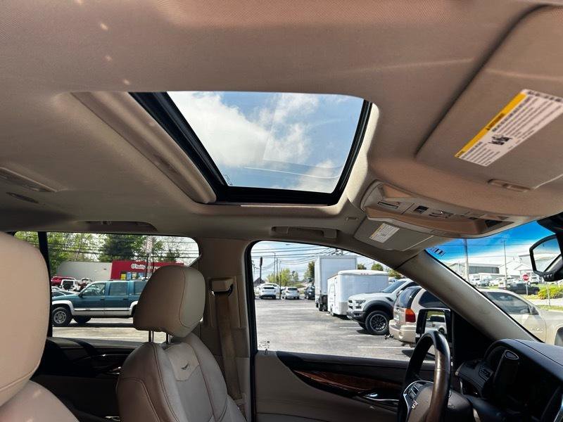 Used 2015 Cadillac Escalade ESV Luxury image 11