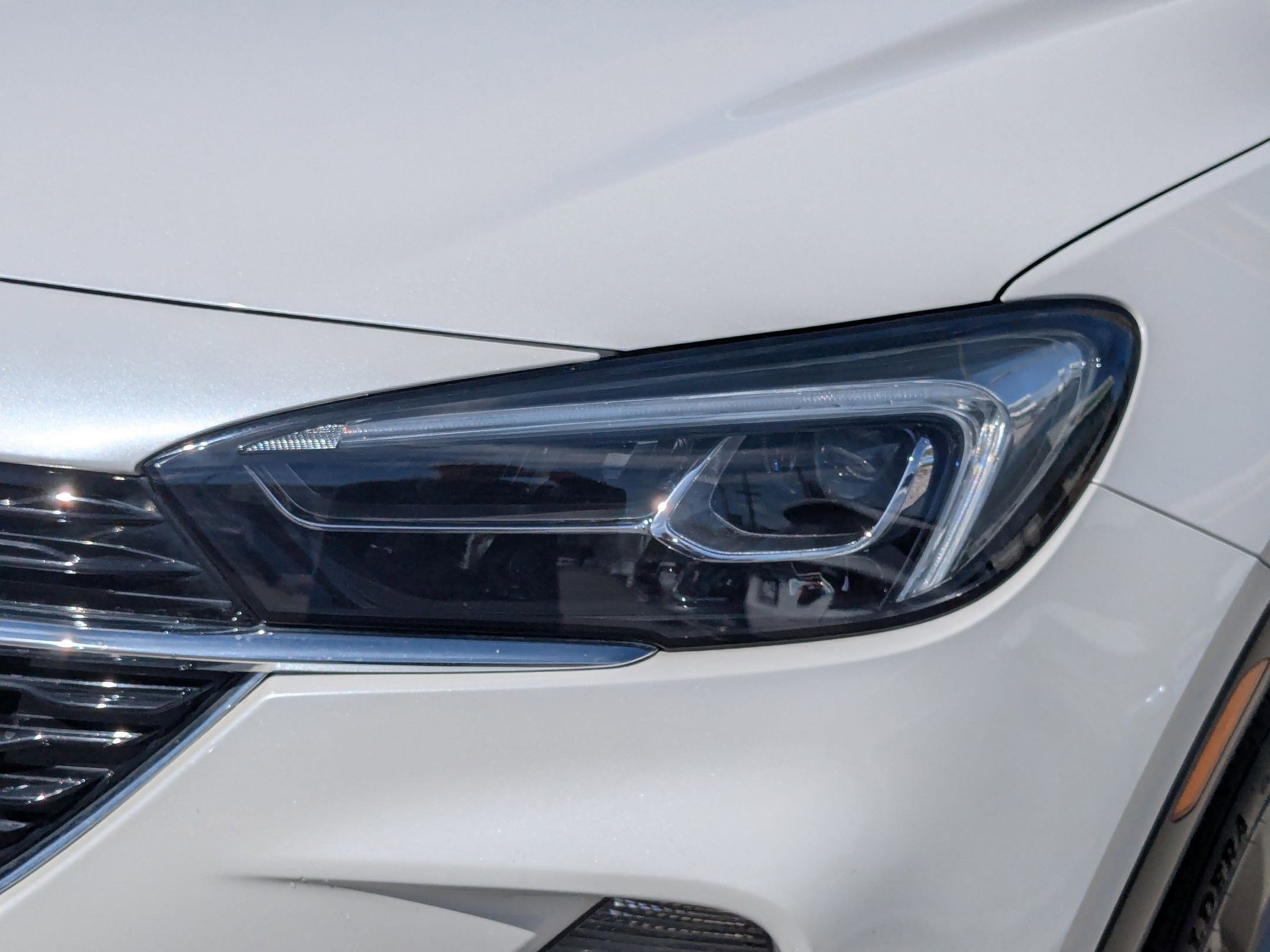 Used 2022 Buick Encore GX Essence w/ Experience Buick Package image 12